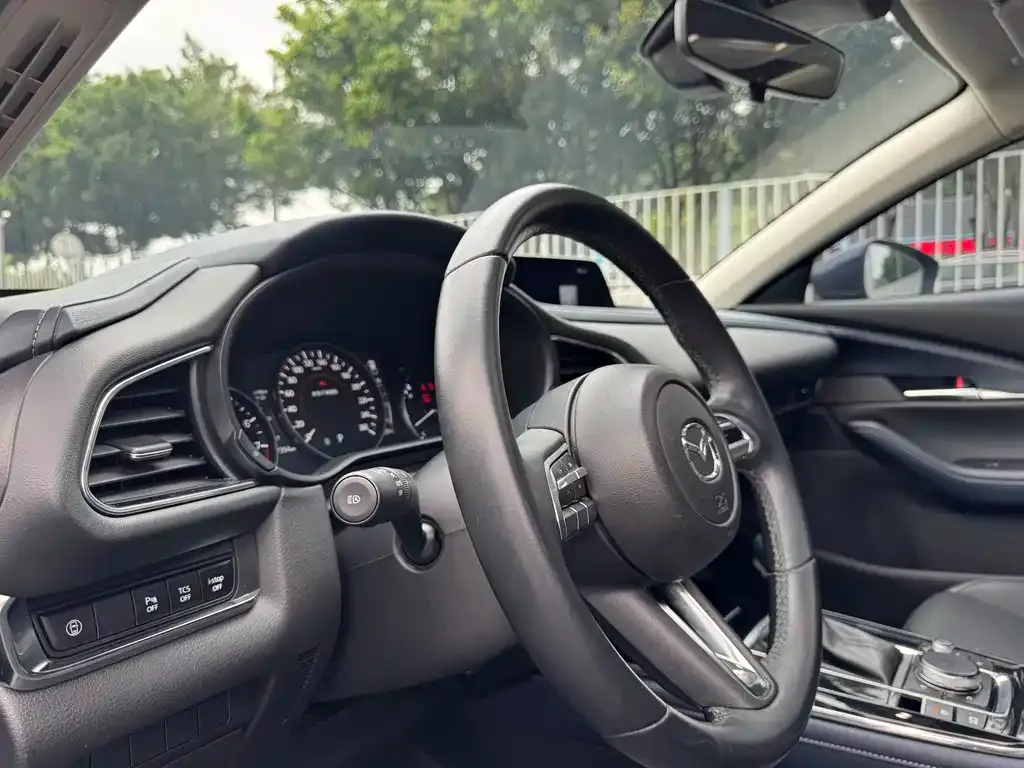 Mazda CX-30 2024 из CN, фото 4