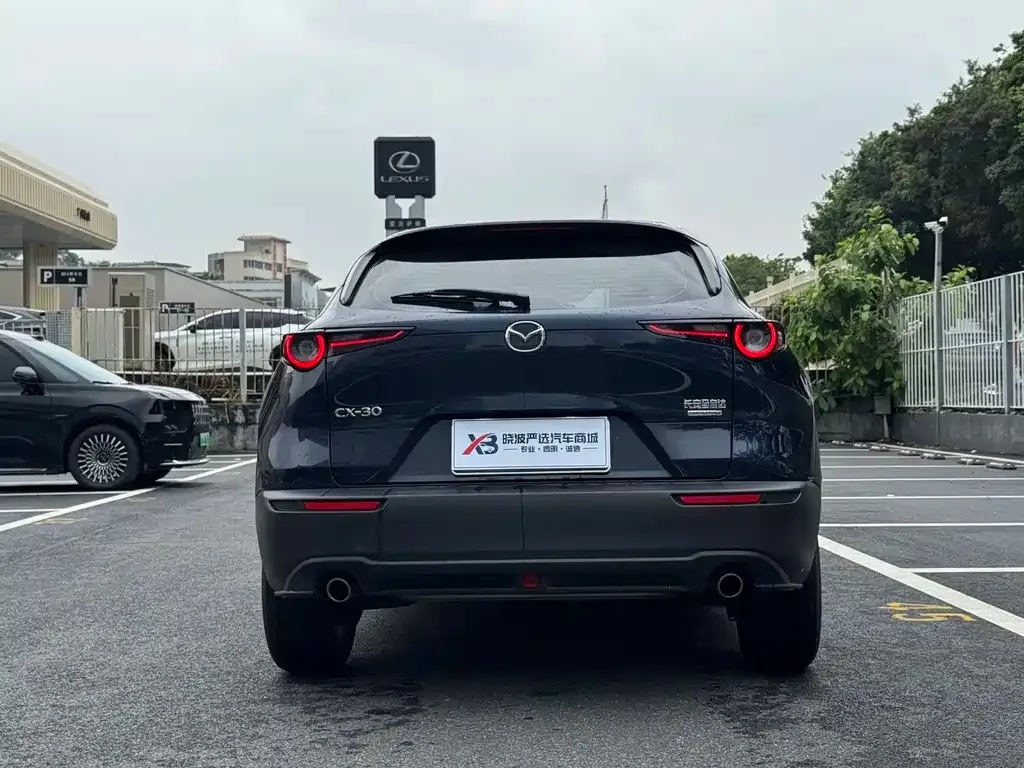 Mazda CX-30 2024 из CN, фото 2