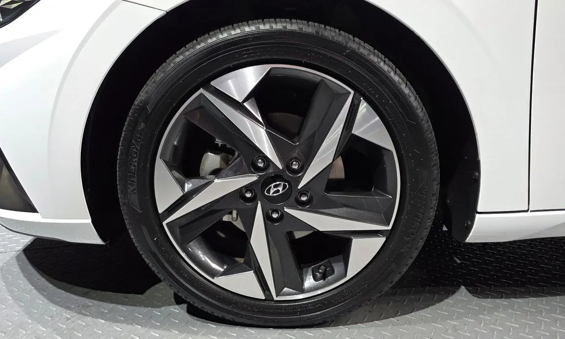 Hyundai AVANTE — фото 10