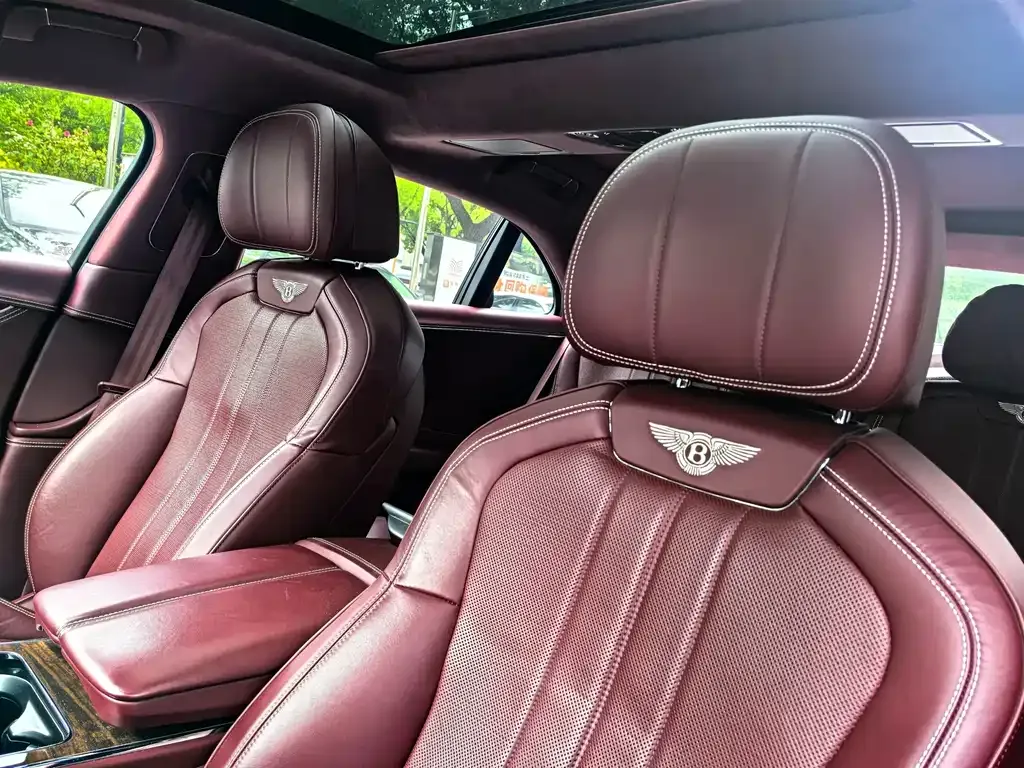 Bentley Flying Spur — фото 5