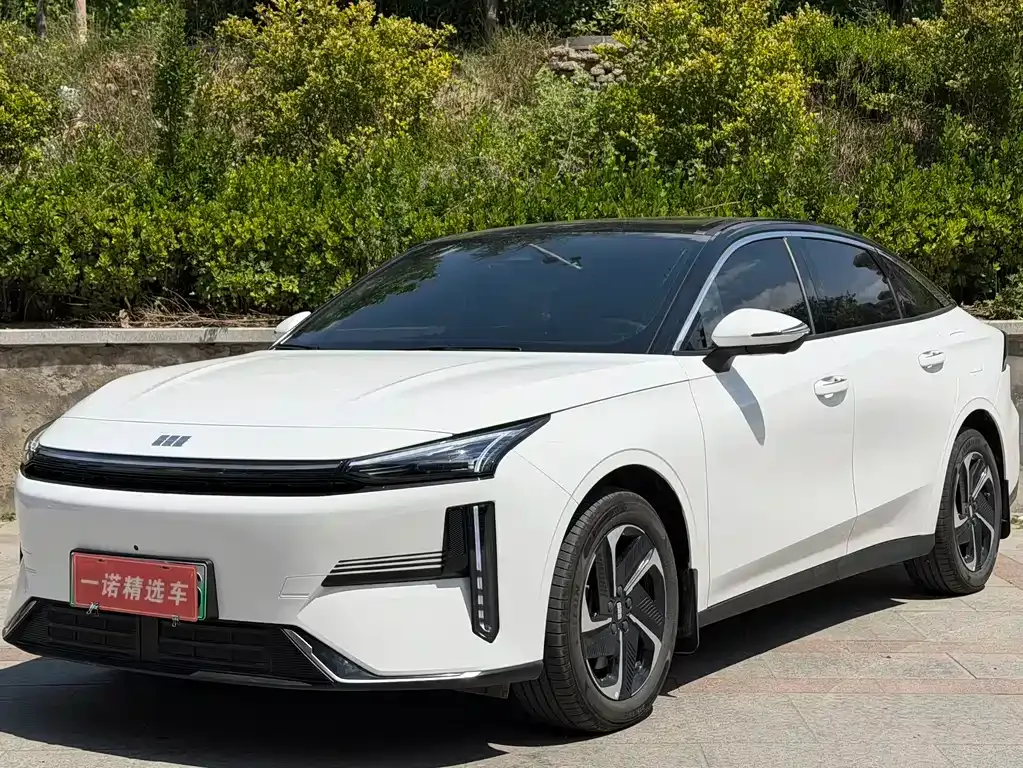 Geely Galaxy L6