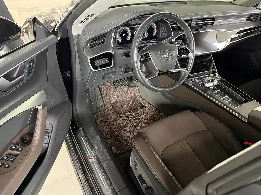 Audi A7L 2022 из CN, фото 9