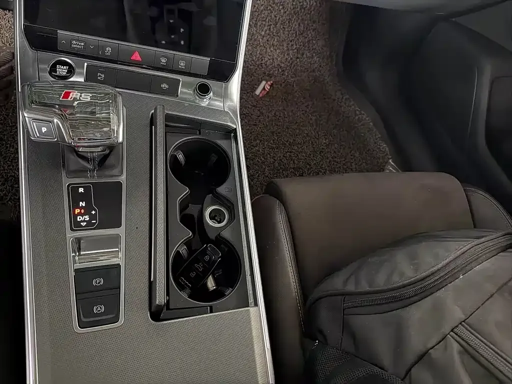 Audi A7L 2022 из CN, фото 7