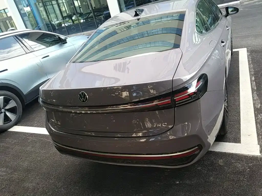 Volkswagen Passat — фото 10