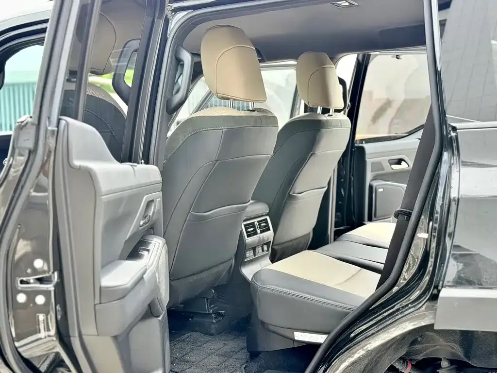Lexus GX 2025 из CN, фото 8