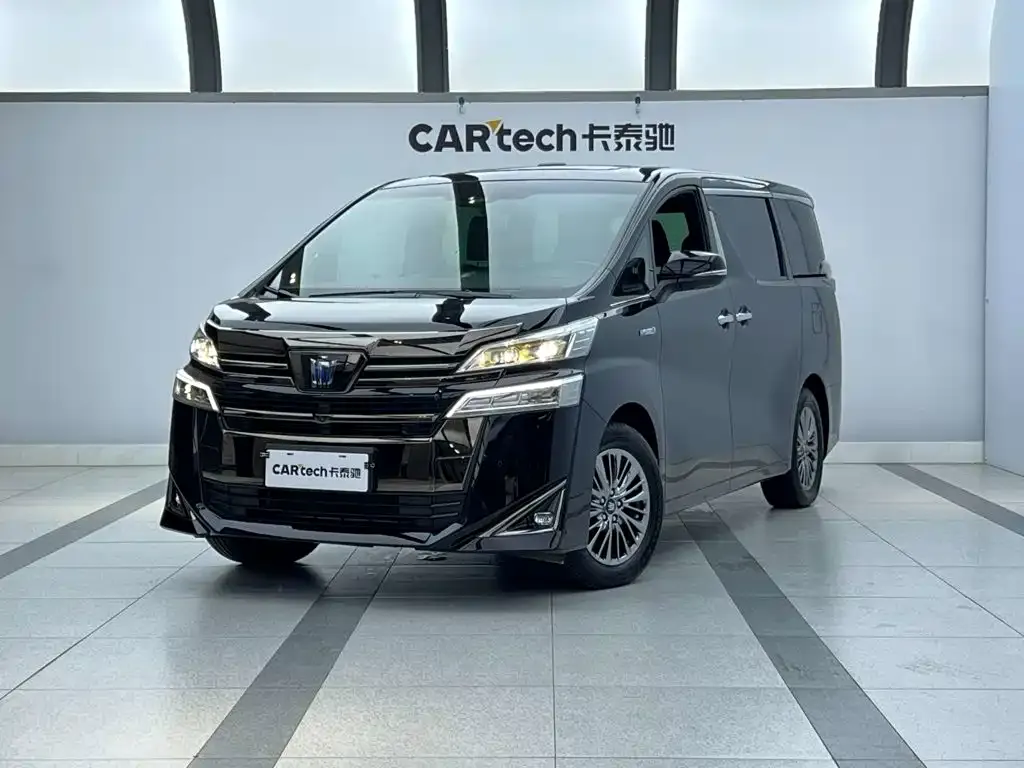 Toyota Vellfire — фото 1