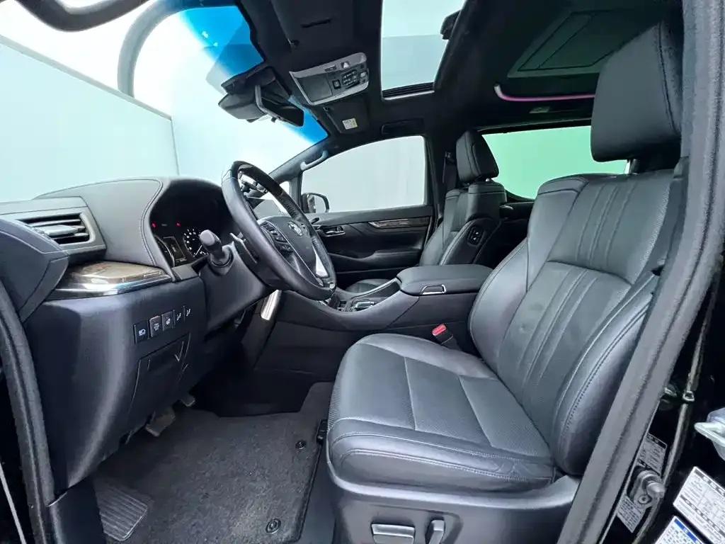 Toyota Vellfire — фото 7