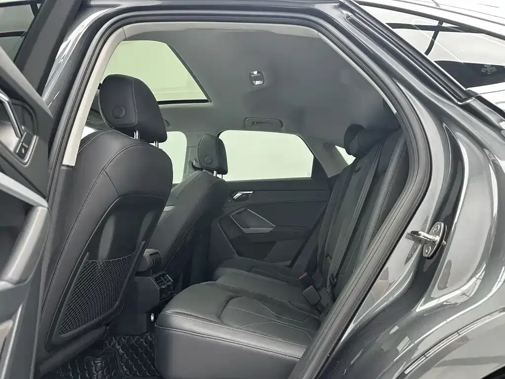 Audi Q3 Sportback 2022 из CN, фото 5