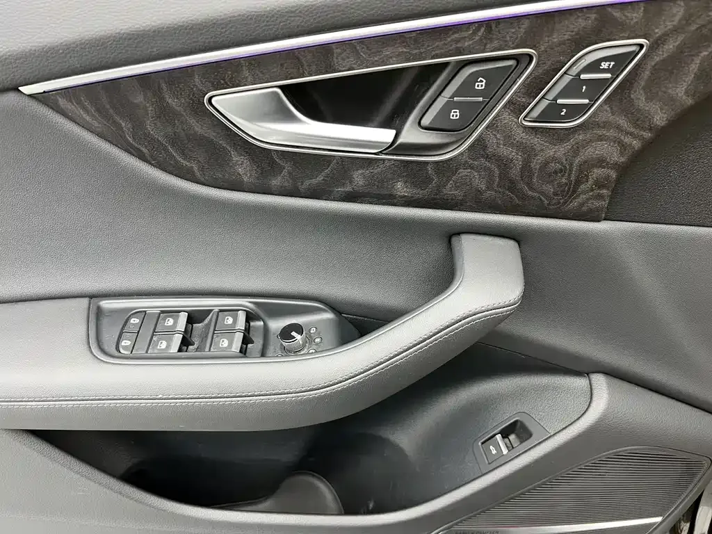 Audi Q8 — фото 10