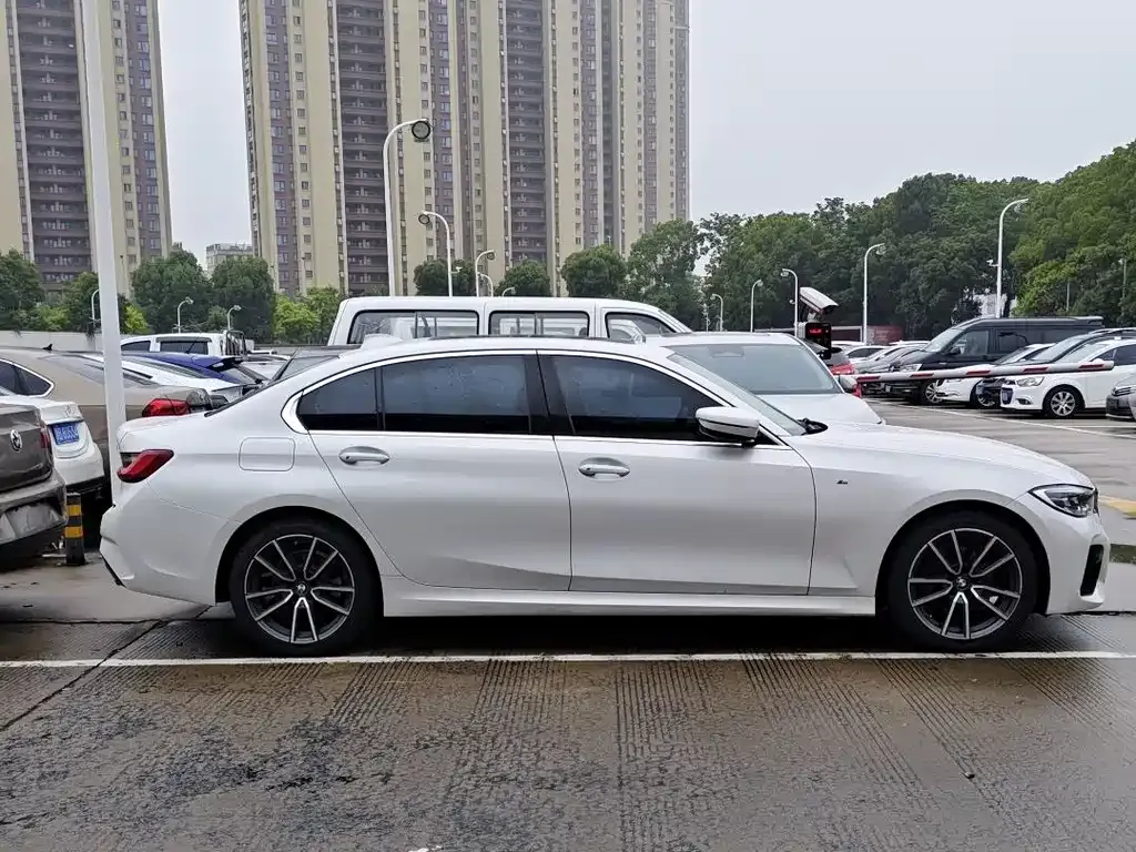 BMW 3 Series 2022 из CN, фото 4