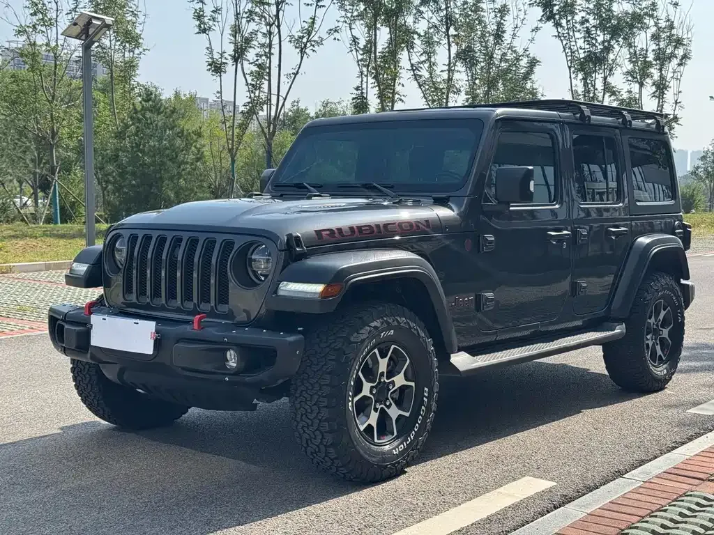 Jeep Wrangler — фото 1