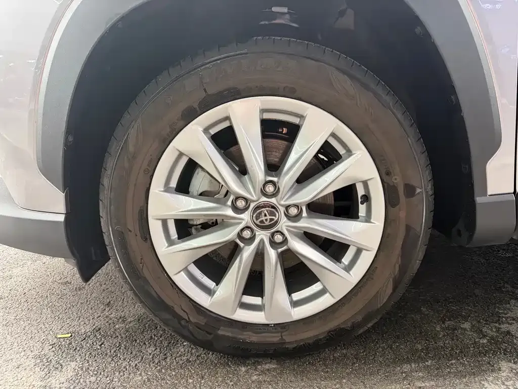 Toyota Corolla Cross — фото 3