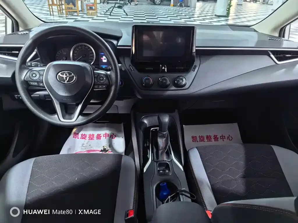 Toyota Corolla — фото 7