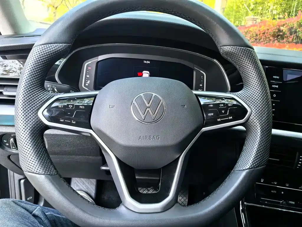 Volkswagen Passat — фото 5