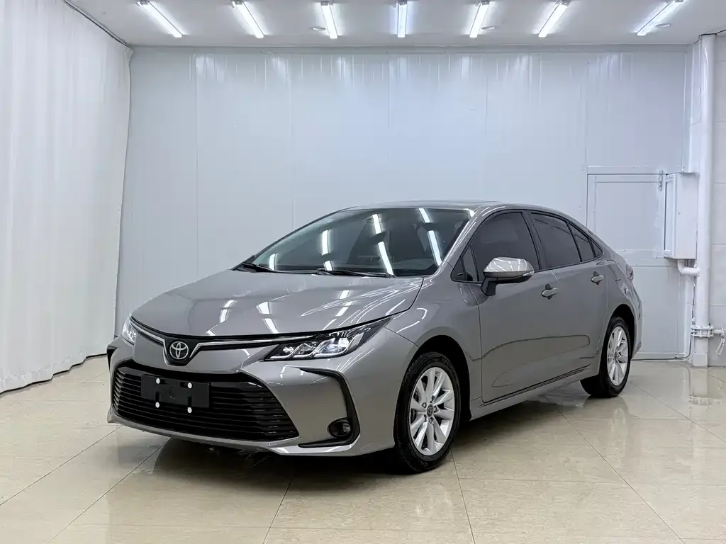 Toyota Corolla — фото 1