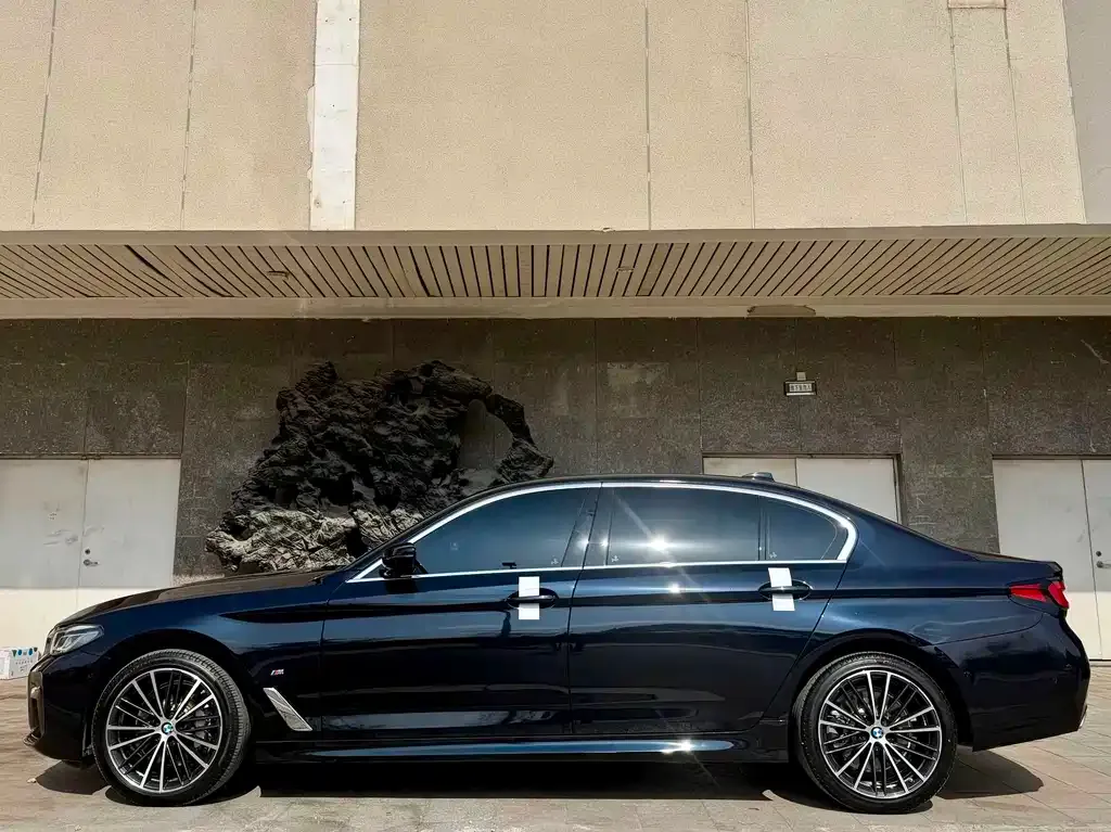 BMW 5 Series — фото 4