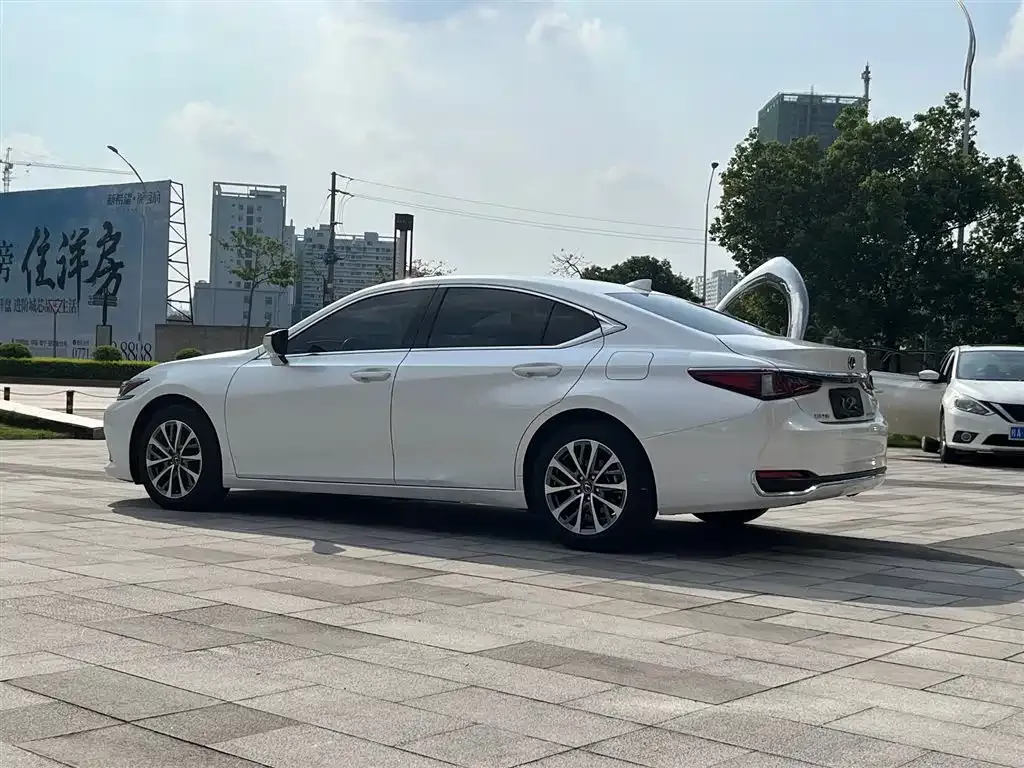 Lexus ES — фото 3