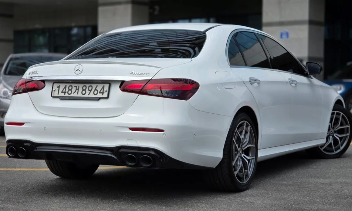 Mercedes-Benz E-Class — фото 10