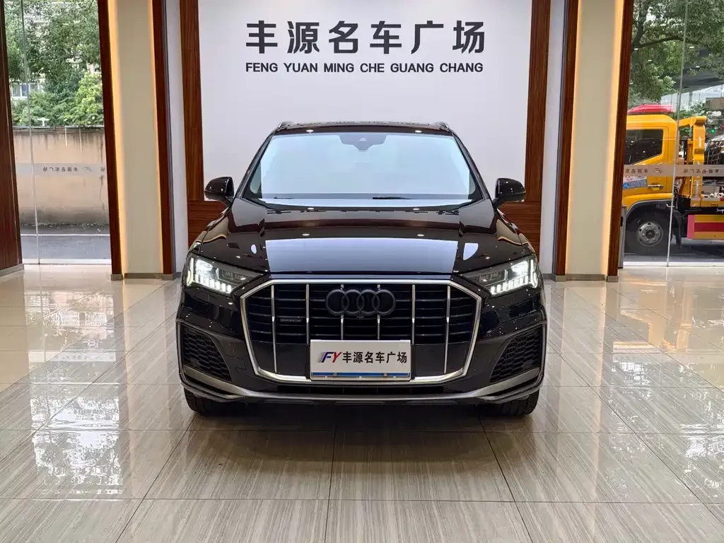 Audi Q7 2021 из CN, фото 8