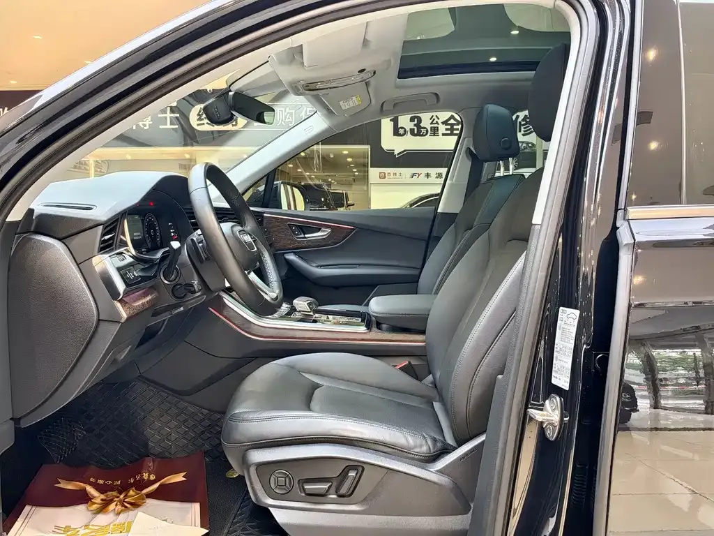 Audi Q7 2021 из CN, фото 10