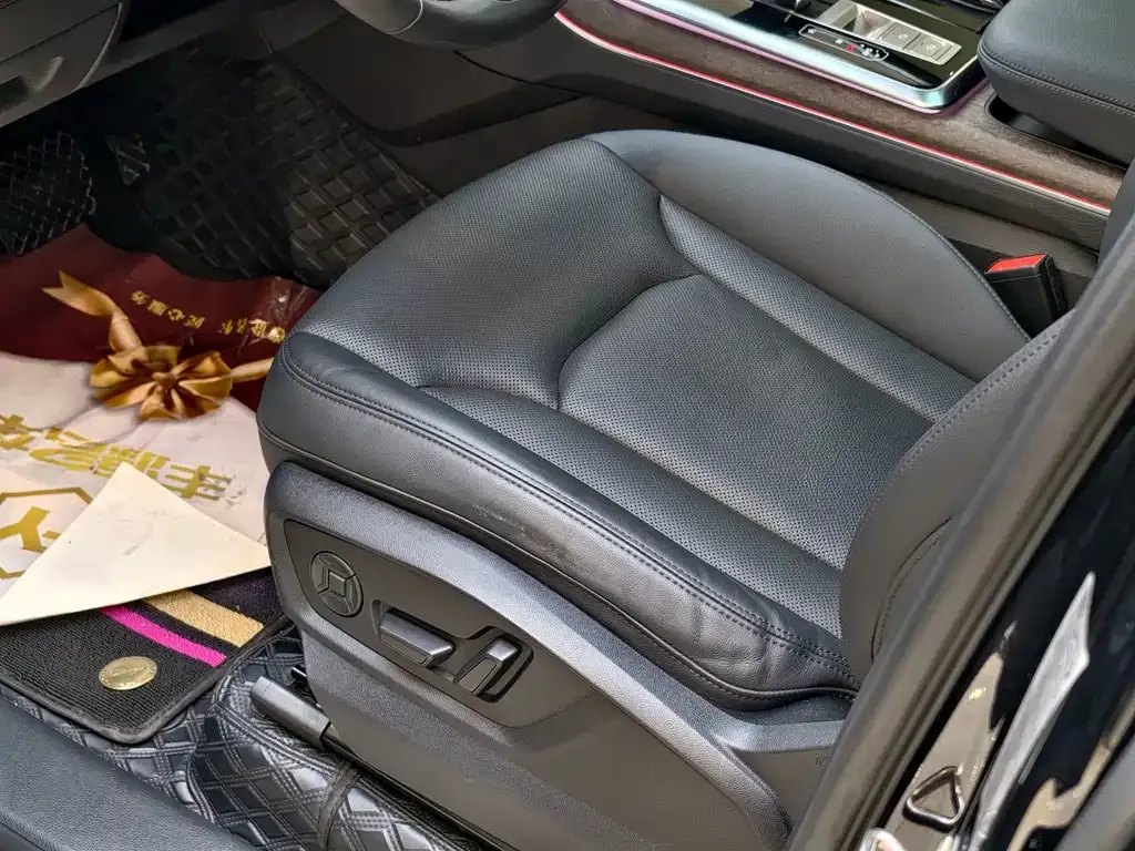 Audi Q7 2021 из CN, фото 5