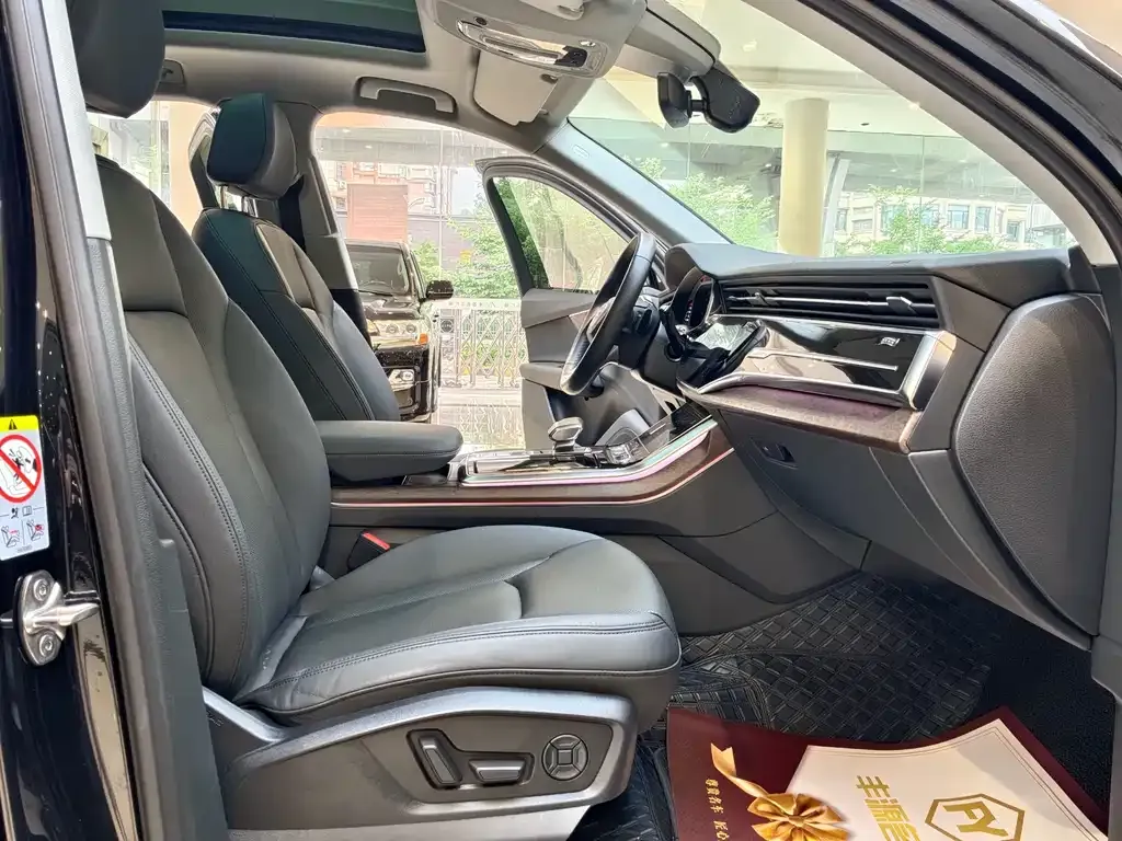 Audi Q7 2021 из CN, фото 9