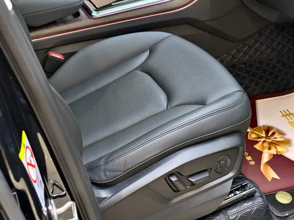Audi Q7 2021 из CN, фото 4