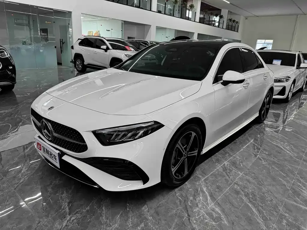 Mercedes-Benz A-Class — фото 6