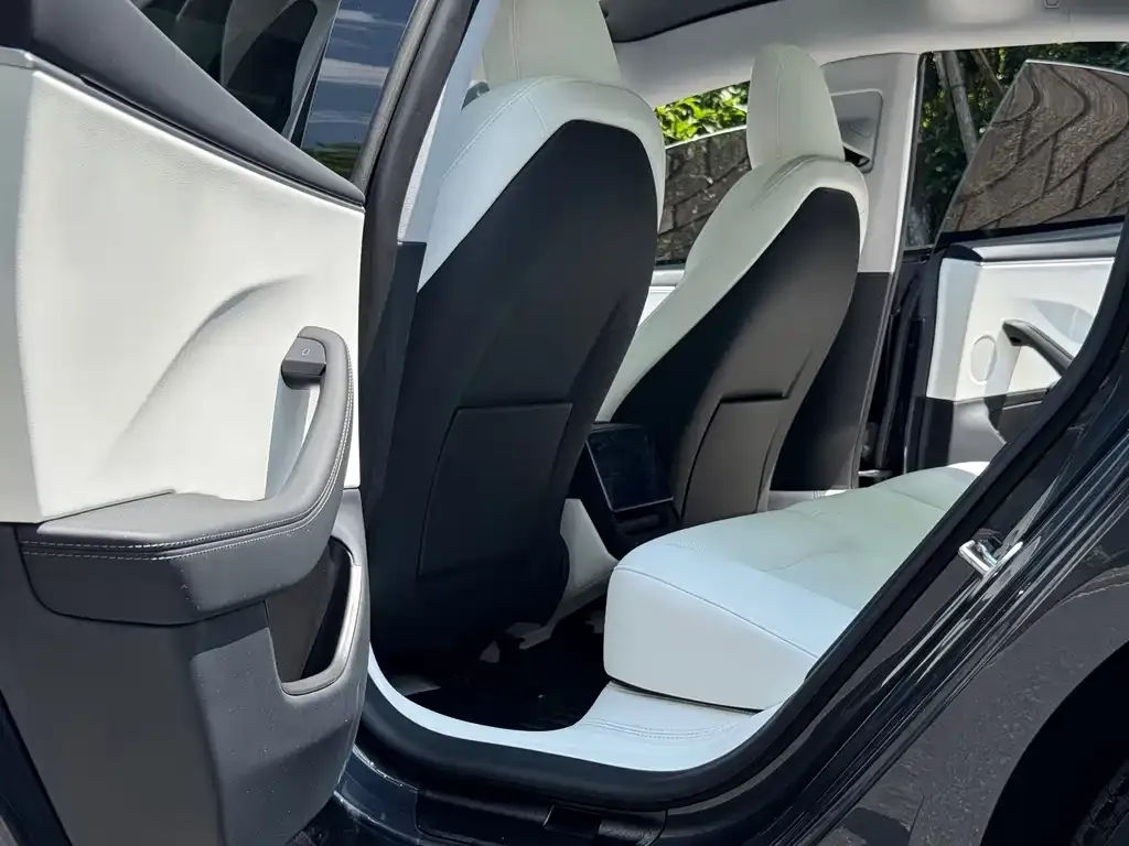 Tesla Model 3 — фото 5