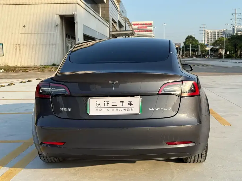 Tesla Model 3 — фото 7
