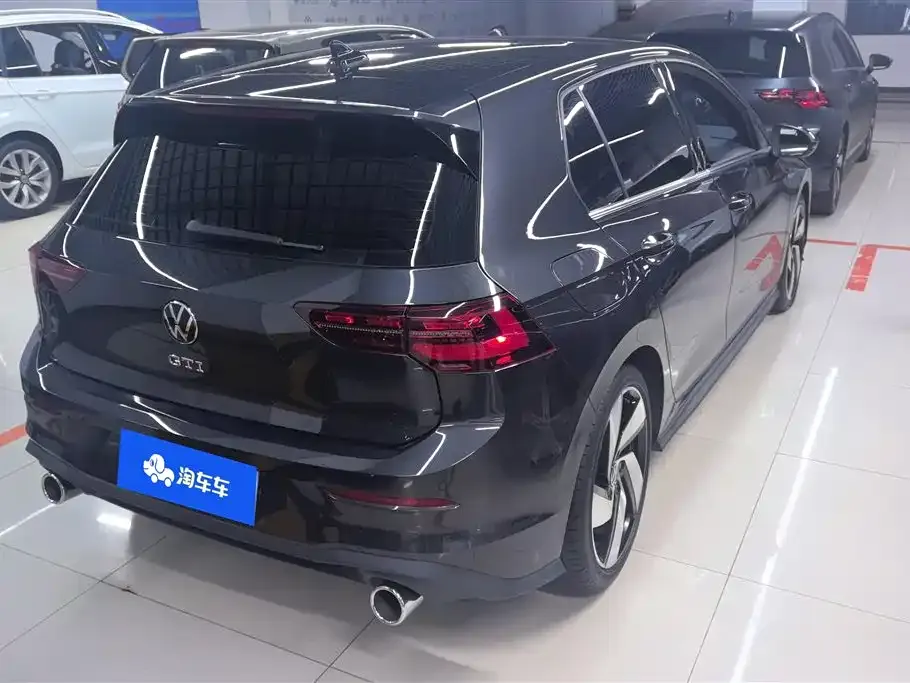 Volkswagen Golf GTI — фото 10