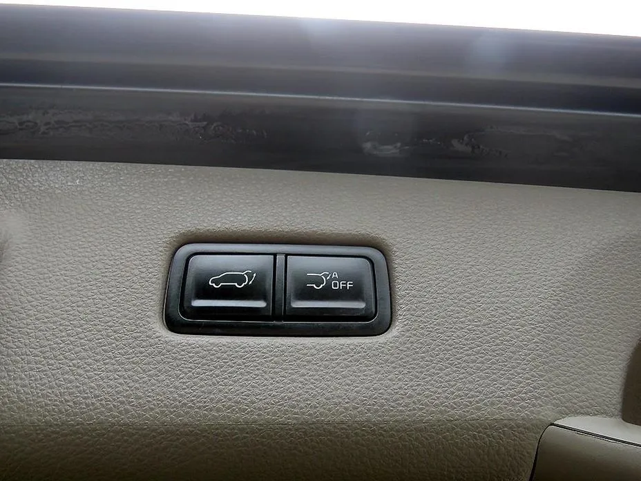 Kia Carnival — фото 4