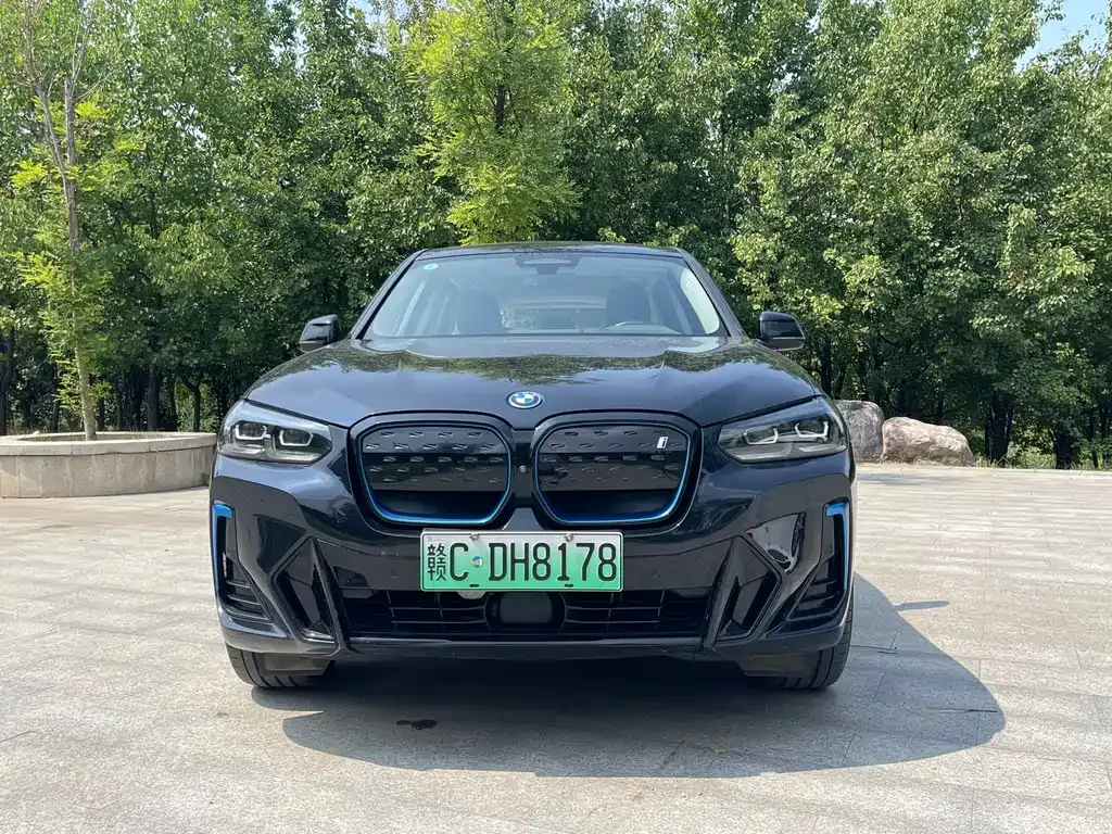 BMW iX3 — фото 1