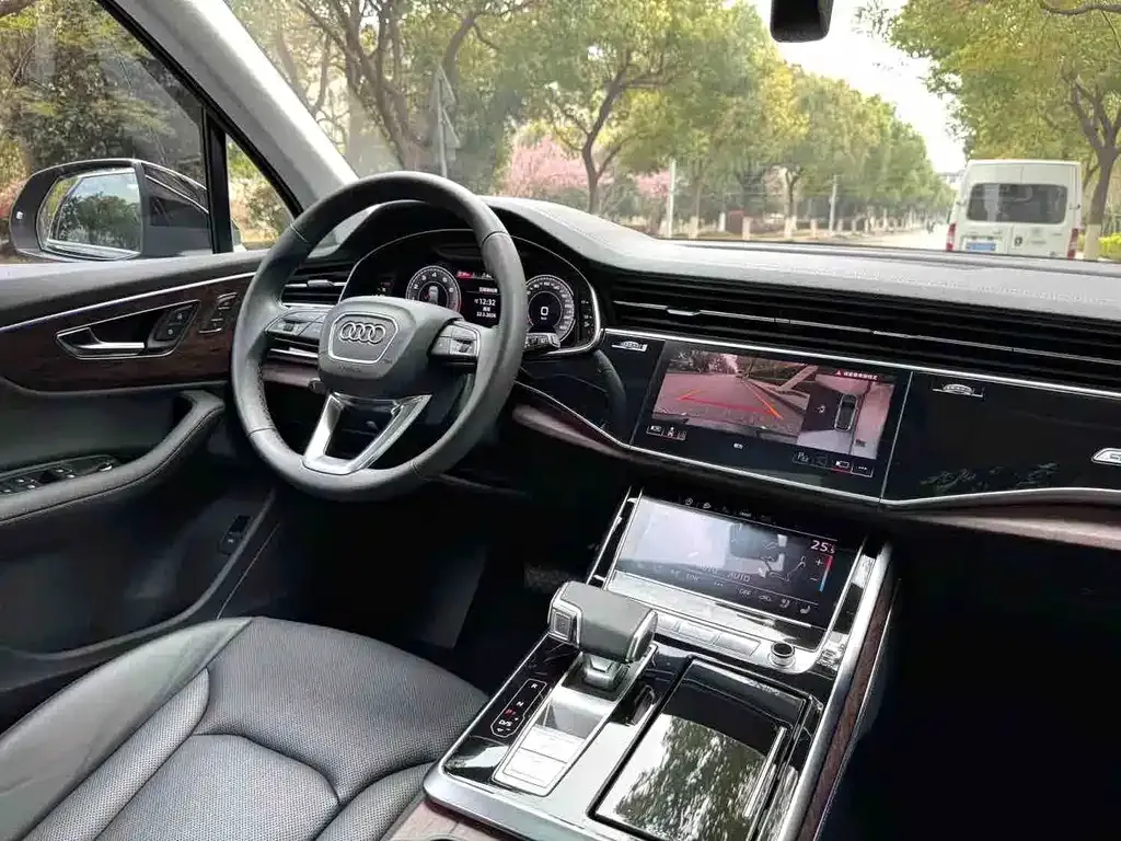 Audi Q7 2023 из CN, фото 8