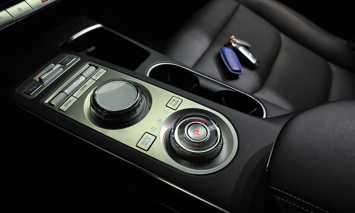 Genesis GV70 — фото 4