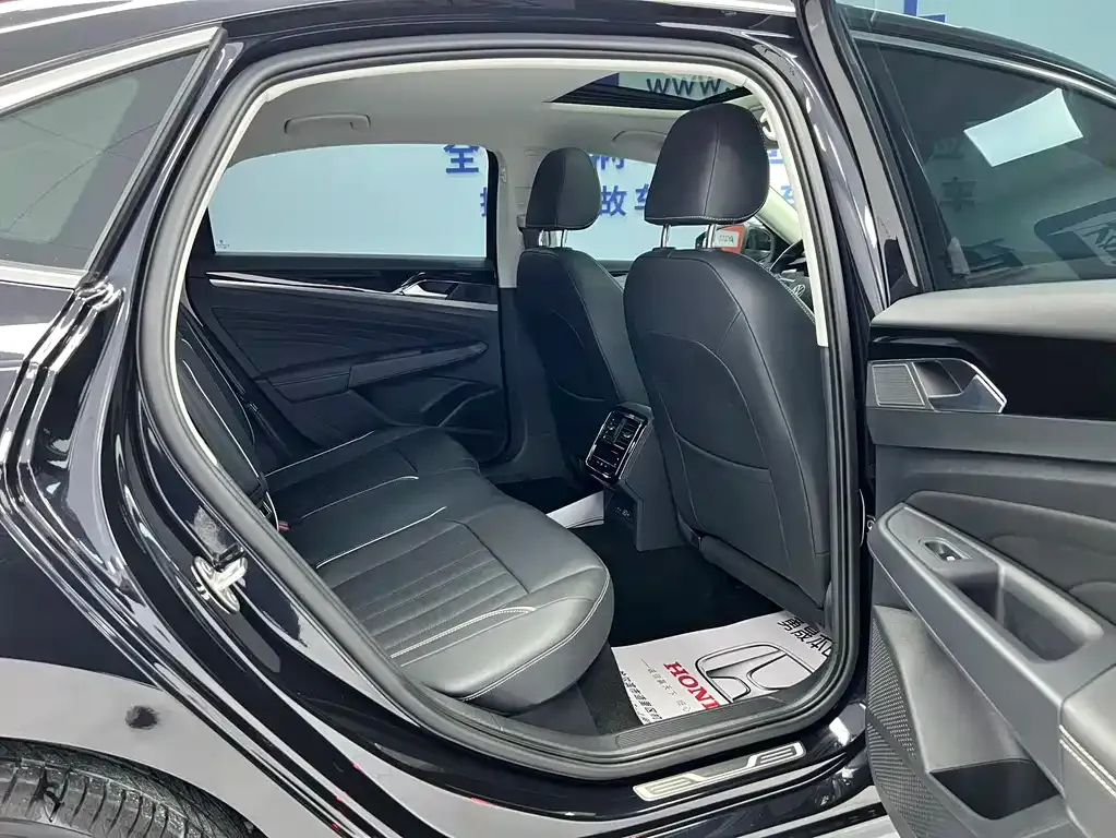 Volkswagen Passat — фото 8