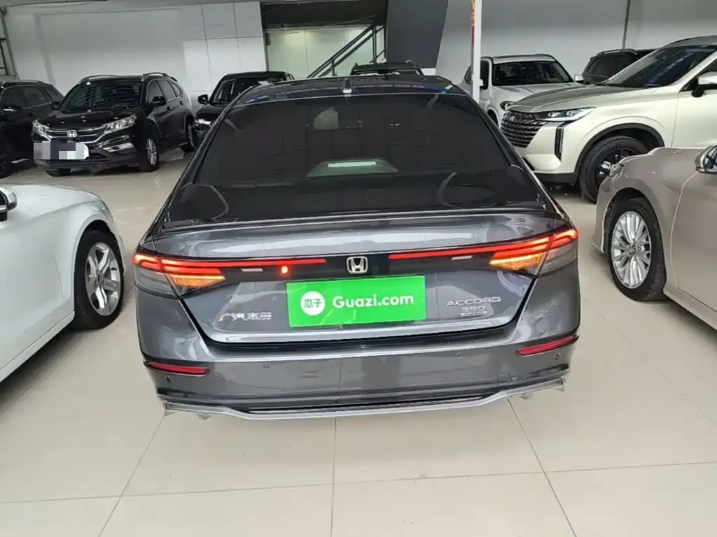 Honda Accord — фото 10