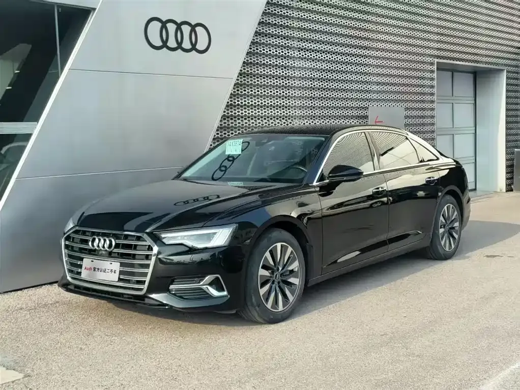 Audi A6L — фото 1