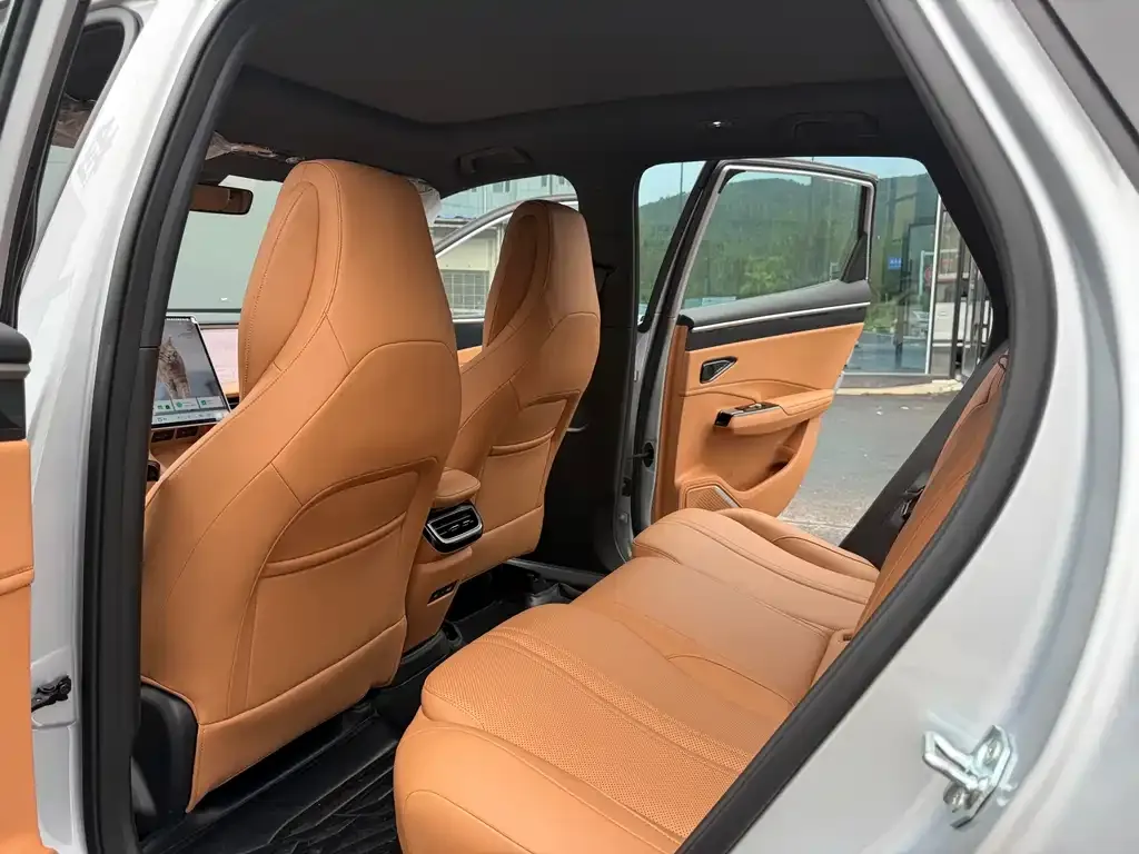Geely Galaxy L7 — фото 2