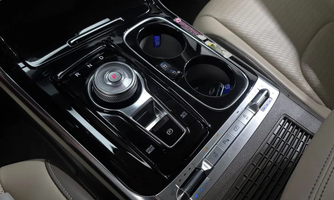 Kia Carnival — фото 10