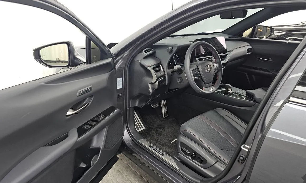 Lexus UX 2026 из KR, фото 4