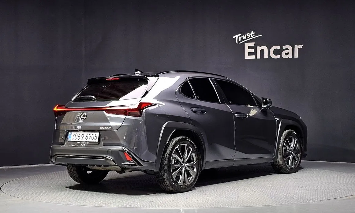 Lexus UX 2026 из KR, фото 2
