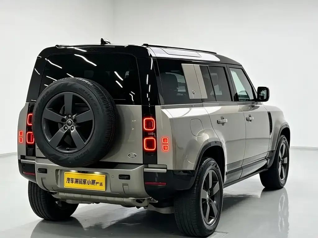 Land Rover Defender — фото 2