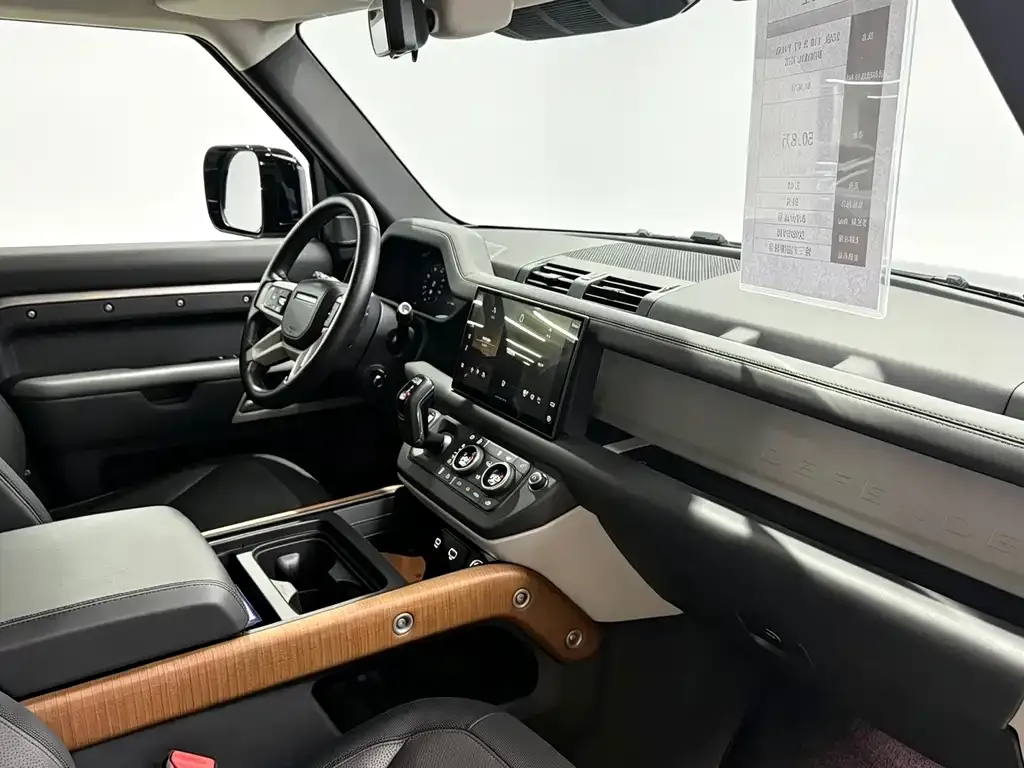 Land Rover Defender — фото 10