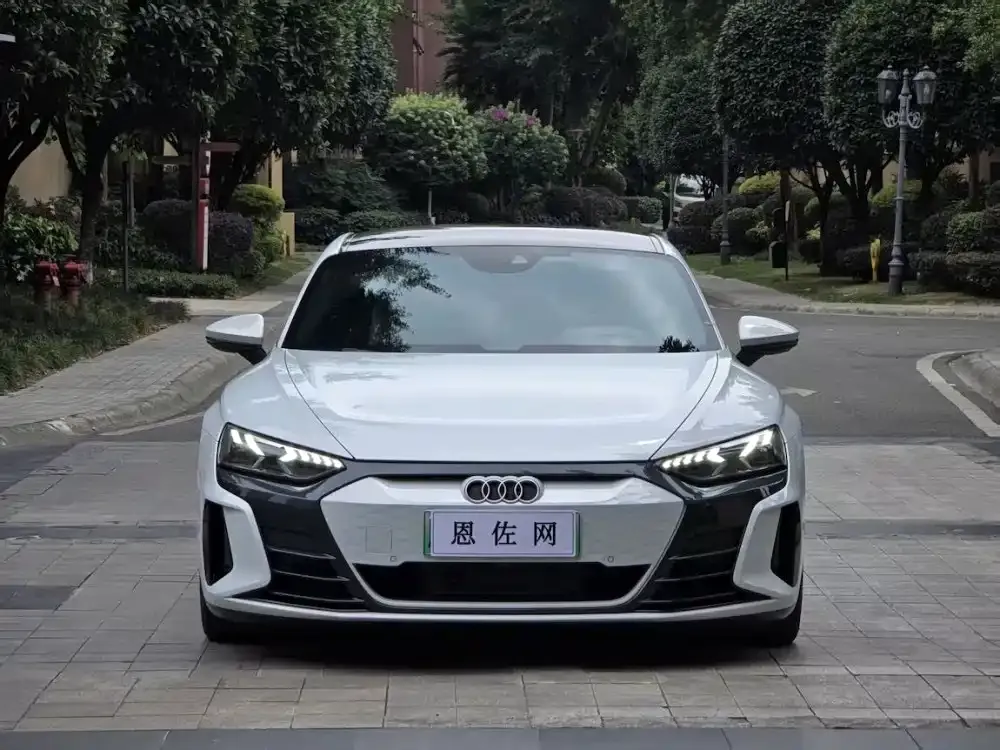 Audi e-tron GT — фото 4