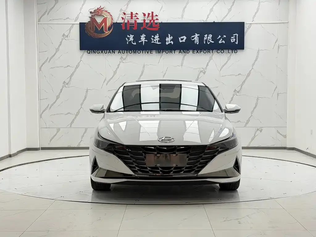 Hyundai Elantra — фото 2