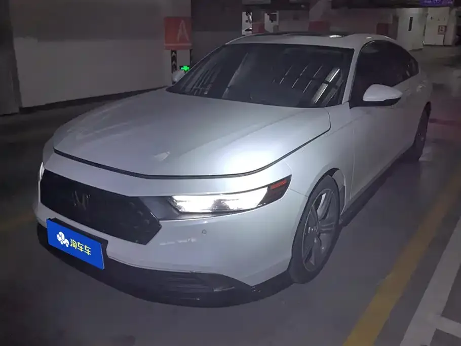 Honda Accord — фото 1