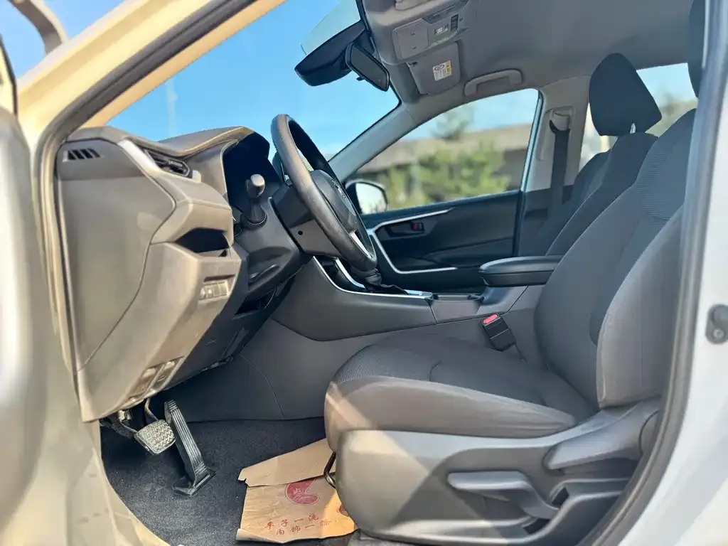 Toyota RAV4 2024 из CN, фото 9