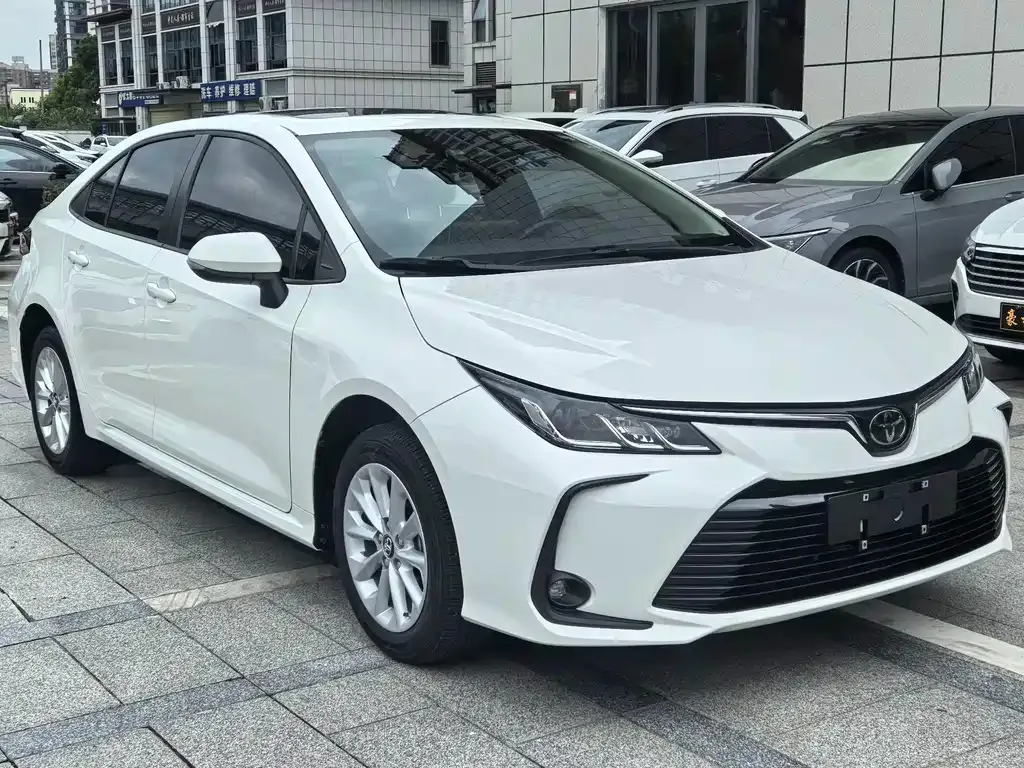Toyota Corolla — фото 4