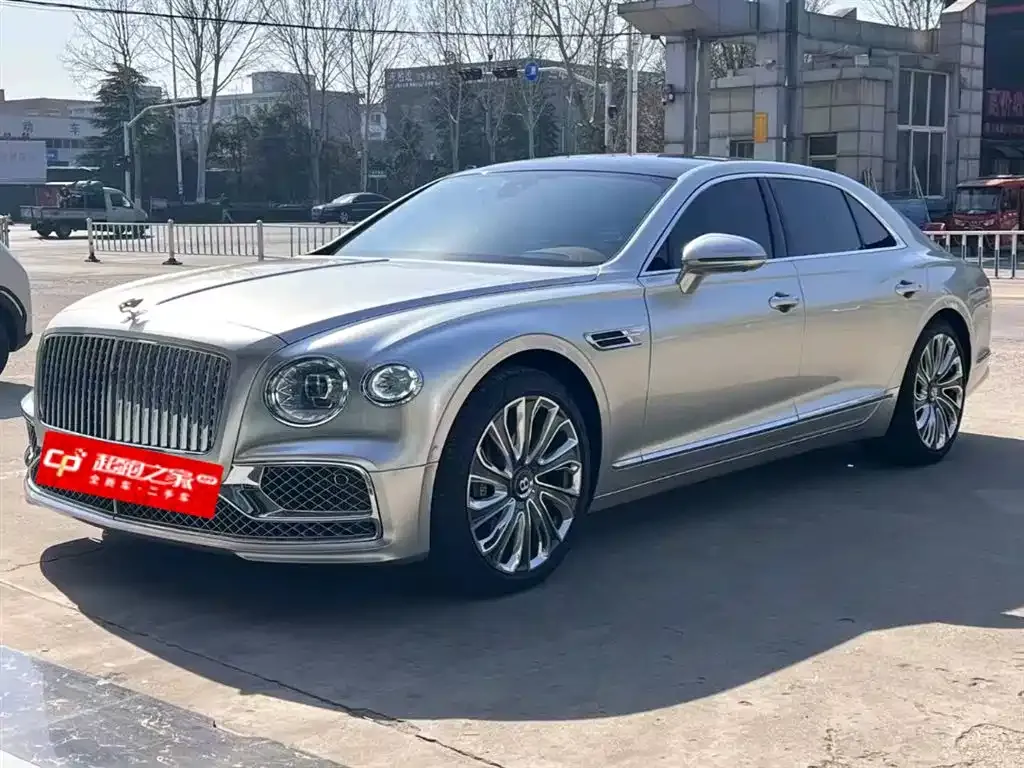Bentley Flying Spur — фото 1